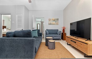 House, Smoking | 2 bedrooms - 3rd Floor Condo Tower Isle 24hr Security (Tower Isle)