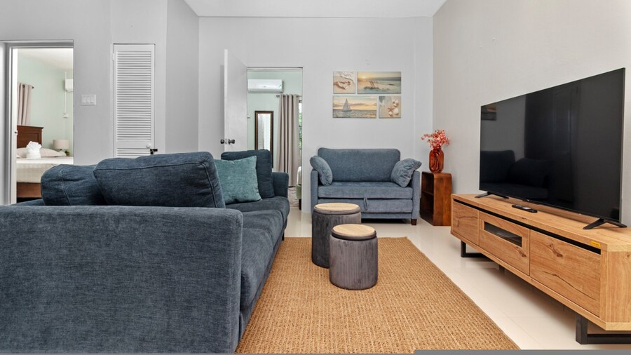 3rd Floor Condo Tower Isle 24hr Security