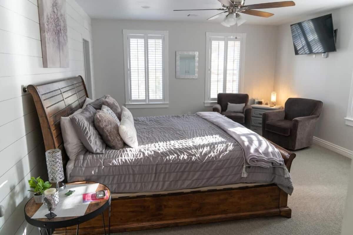 Soundproofing, iron/ironing board, free WiFi