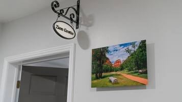 Deluxe Single Room, Mountain View | Interior