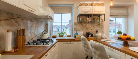 Mikrowelle, Geschirrspüler