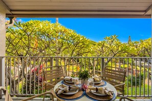 Outdoor dining - Napili Shores E237 Remodeled 1BR Steps from Pools & Napili Bay Beach (Lahaina)