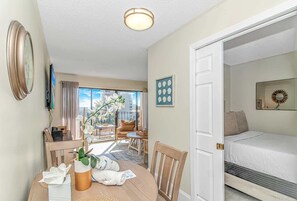 3 bedrooms, free WiFi, bed sheets - Ocean Villas 502 (Myrtle Beach)