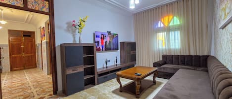 Family Apartment, 4 Bedrooms, Non Smoking, Oceanfront | Living area