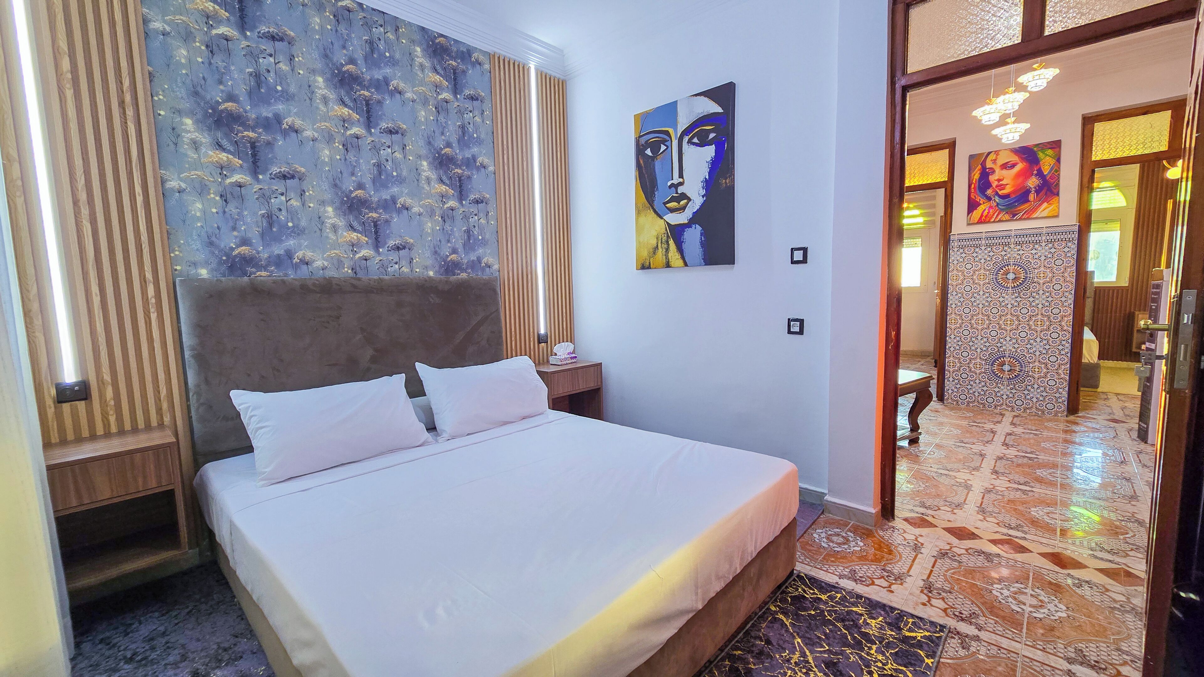 Cortinas blackout, tabla de planchar con plancha y wifi gratis 