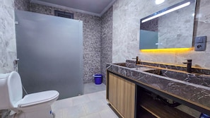 Appartement Familial, 4 chambres, non-fumeur, en front de mer | Salle de bain