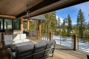 Terrace/patio - Brand New Luxury House only 20 minutes from Winter Park/ Great Views/ Private Hot Tub / Bunk Room (Tabernash)