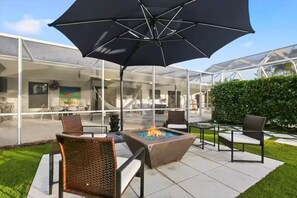 Terrace/patio - Luxury Modern Estate / Pool Spa & Volleyball Court (Naples)