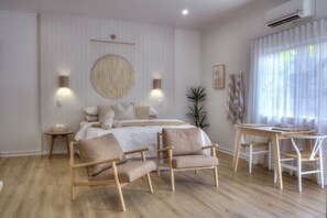 1 bedroom, iron/ironing board, WiFi, bed sheets - Beautifully renovated luxury studio in Sandcastles Resort (Agnes Water)
