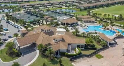 Lakefront condo in Lakewood National Golf course views TradeWinds Cottage