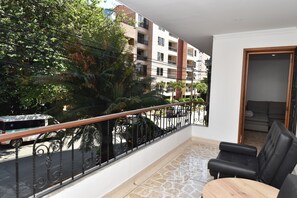 Property grounds - Medellin Mansion within walking distance of the best restaurants and bars. (Medellín)