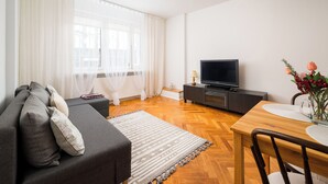TV - Twarda Downtown Apartment (Warszawa)