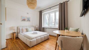 Iron/ironing board, WiFi, bed sheets