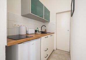 Fridge, stovetop, toaster - Saska Kępa Lavish Studio (Warszawa)