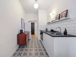 Fridge, oven, stovetop, dishwasher - Hallera 57 Urban Apartment (Wrocław)