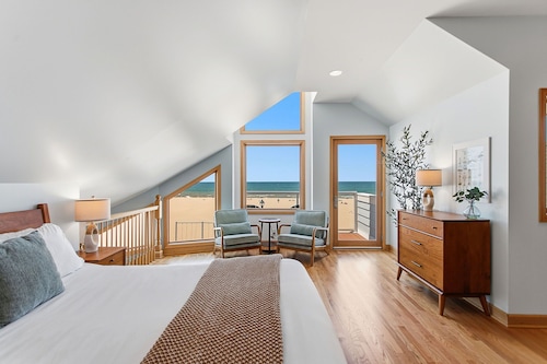 Coastal Blue | Beachfront • Luxe 4BR • Arcade!
