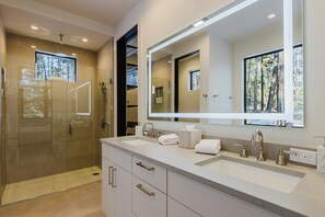 Shower, hair dryer, towels - Secluded Luxury Home | Forest Views, Firepit, Dog Bath, Chef's Kitchen (Pagosa Springs)