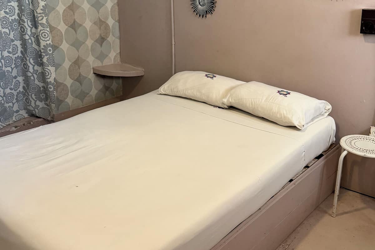Basic Double Room | Free WiFi
