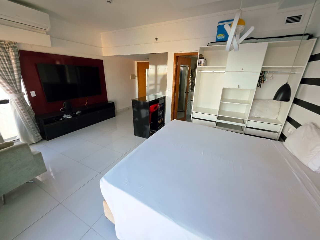 Deluxe Room, Beach View | Hypo-allergenic bedding, soundproofing, free WiFi, bed sheets