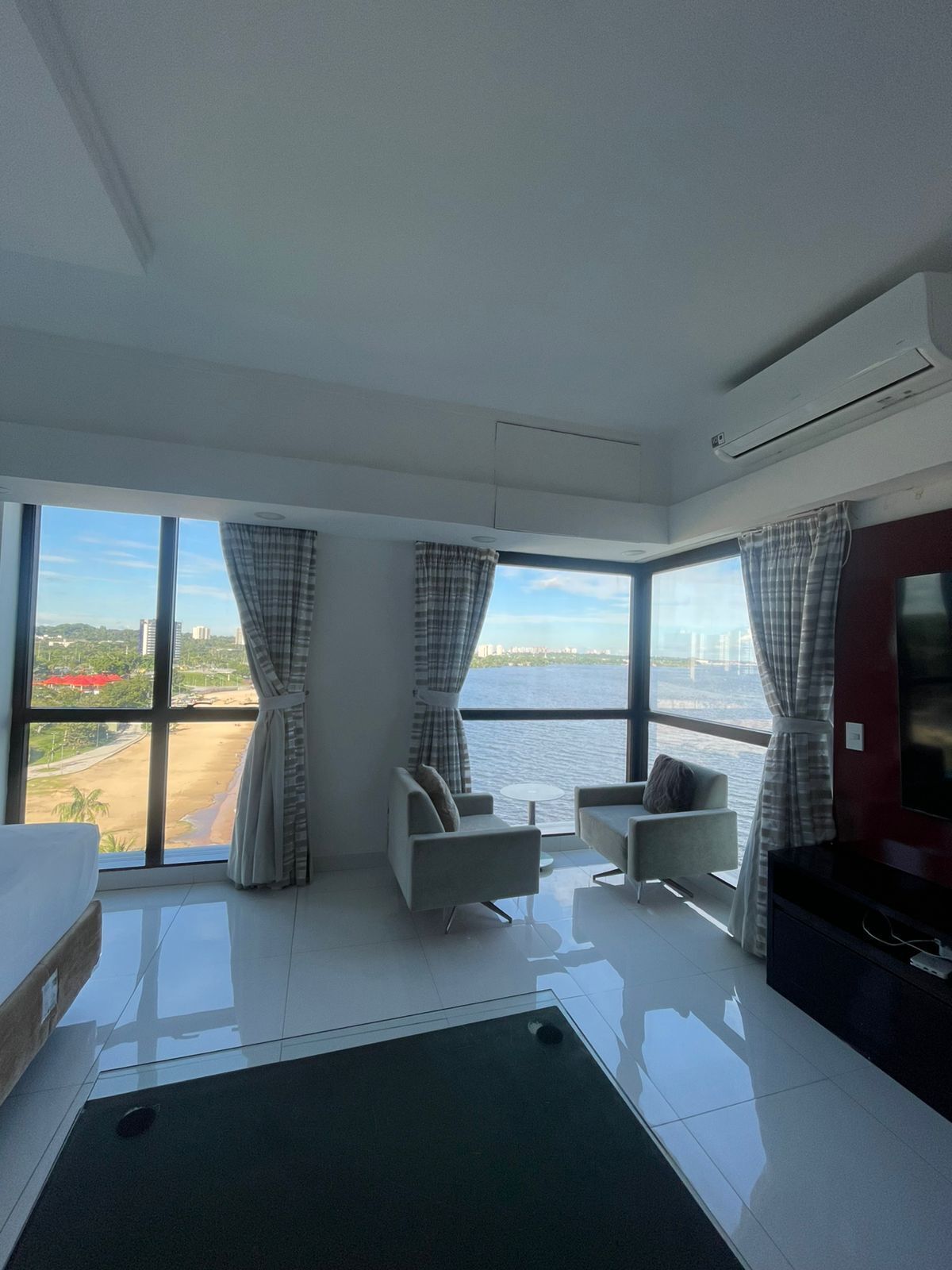 Hypo-allergenic bedding, soundproofing, free WiFi, bed sheets