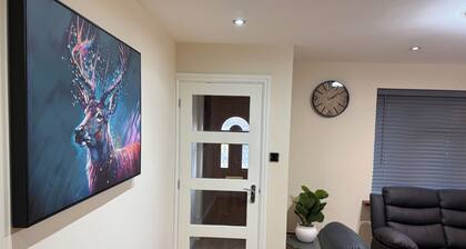 House in Tamebridge, Walsall
Near train and bus routes to Birmingham