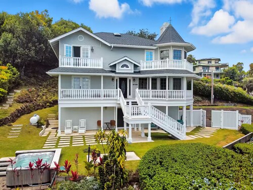 2600ft Luxury Paradise: Hot Tub & Maunakea Views