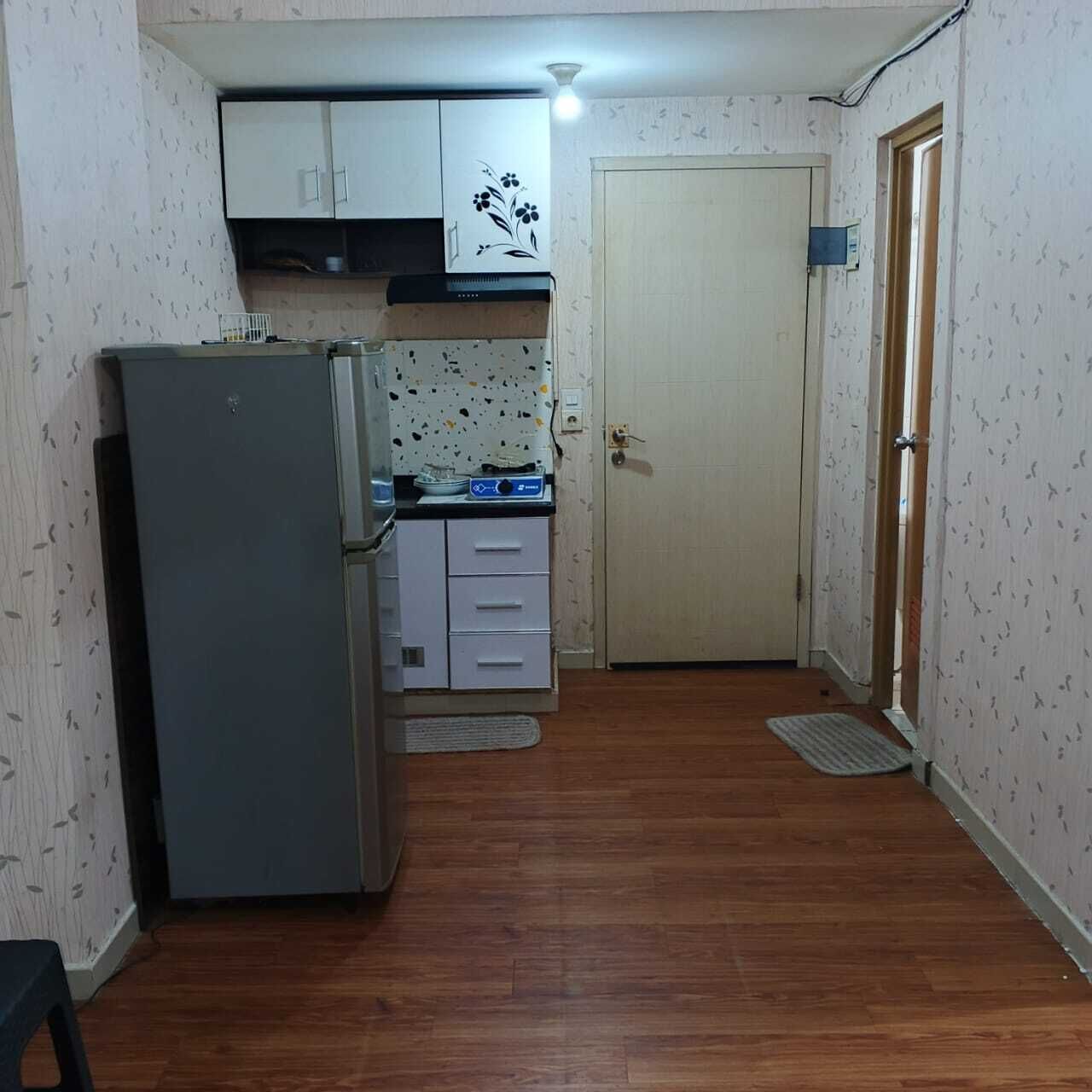 Basic Studio | Desk, laptop workspace, free WiFi