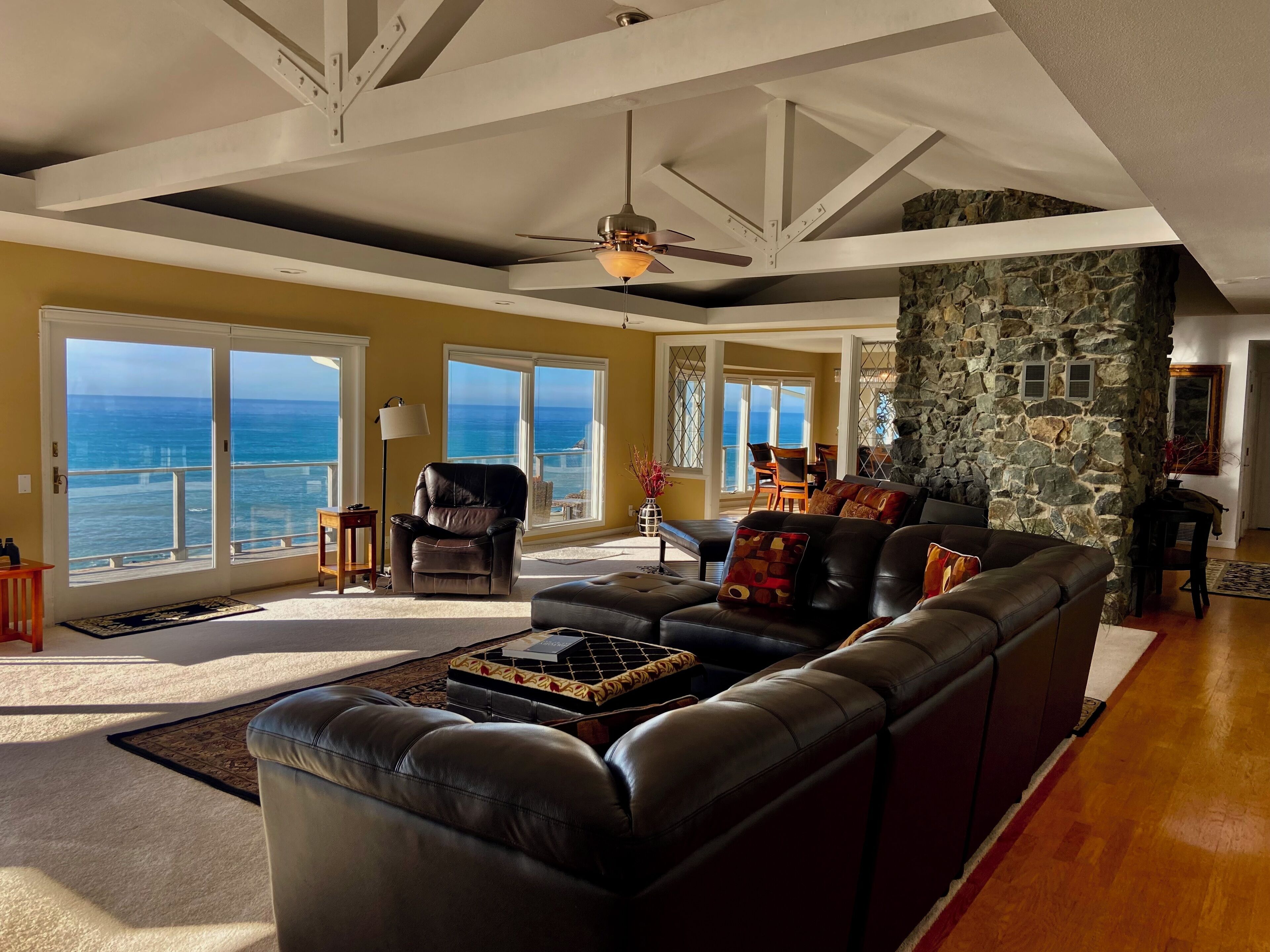 Trinidad Oceanfront Luxury Rental  3br, Hot Tub & Panoramic Coastal Views - Trinidad, CA