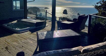 Trinidad Oceanfront Luxury Rental – 3BR, Hot Tub & Panoramic Coastal Views