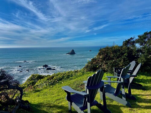 Trinidad Coastal Retreat – Open Living, Panoramic Ocean Views & Stylish Comfort