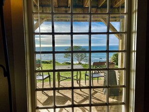 Interior - Ocean-view studio near redwoods and beaches—your basecamp for Trinidad adventure. (Trinidad)