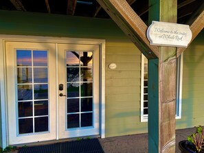 Exterior detail - Ocean-view studio near redwoods and beaches—your basecamp for Trinidad adventure. (Trinidad)