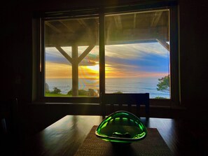 Interior - Ocean-view studio near redwoods and beaches—your basecamp for Trinidad adventure. (Trinidad)