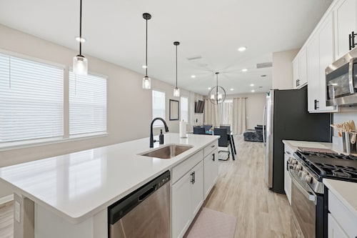 Comfortable 3BR Westside Home | Chill & Relax