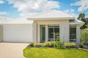 Exterior - Isla Escape - Pet Friendly Fully Air-Conditioned (Dunsborough)