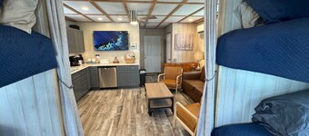 Floating house on the beautiful Norris Lake!