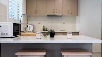 Microwave, stovetop, dishwasher