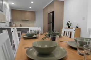 Dining - Bertie's - Affordable Comfort for the Whole Crew (Sunnybank Hills)