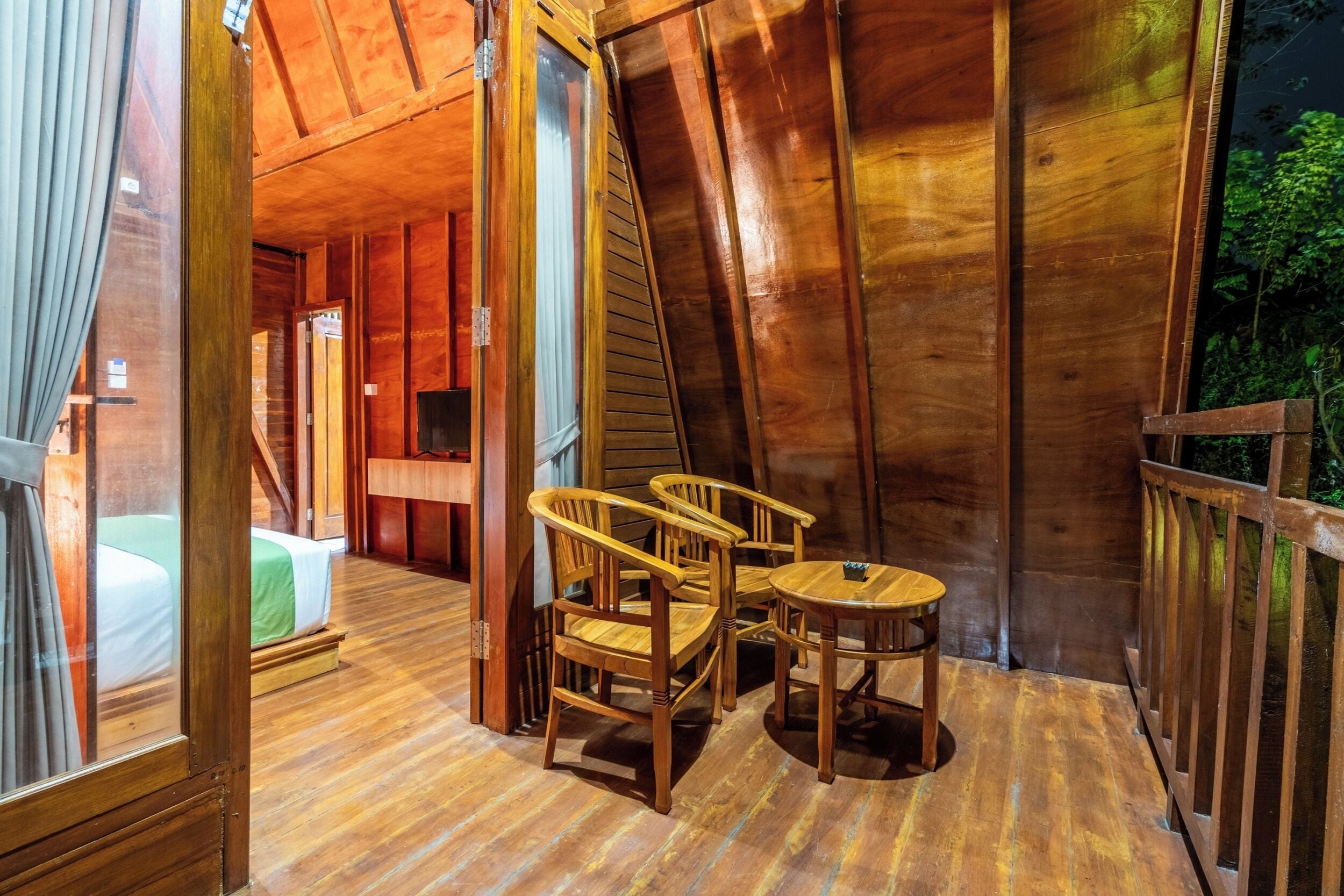 ヴィラ バルコニー プールビュー | デスク、WiFi (無料)、ベッドシーツ