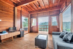 Living area - Ngetis Sidemen Villa & Retreat (Sidemen)