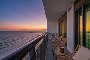 Property grounds - Oceanfront 3BR Condo - Luxe, Spacious, Comfortable Stay with Balcony Views (Myrtle Beach)