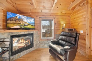 Fernseher, Kamin
