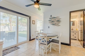 Dining - 3BR/2.5BA Indialantic Duplex: Dog-Friendly Fenced Yard, Walk to Paradise Beach & Private Balcony (Melbourne)