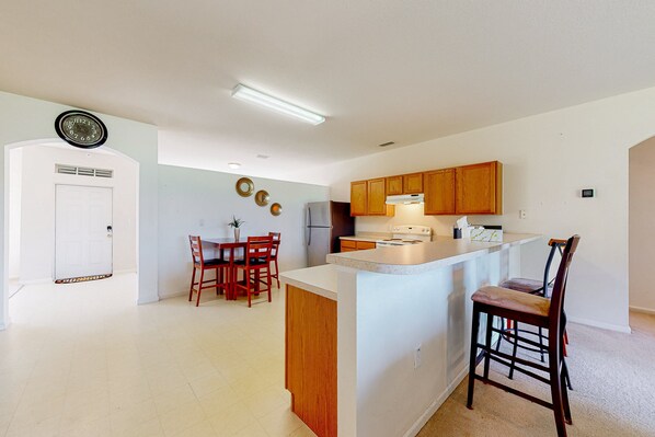 Fridge, microwave, oven, dishwasher - Palm Bay Cove | House in Palm Bay (Palm Bay)