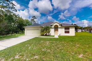 Exterior - Palm Bay Cove | House in Palm Bay (Palm Bay)