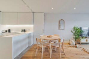 Dining - Serenity Suite II (Setúbal)