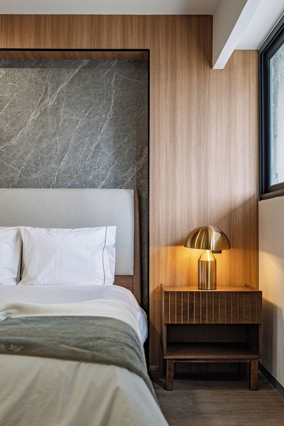 1 bedroom, bed sheets