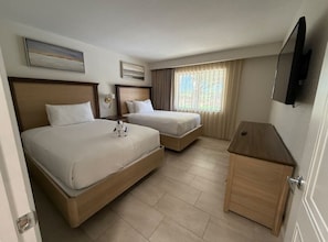 2 bedrooms, iron/ironing board, free WiFi, bed sheets - LUXURY VILLA RESORT MINUTES FROM DISNEY SLEEPS 10-12 (Kissimmee)