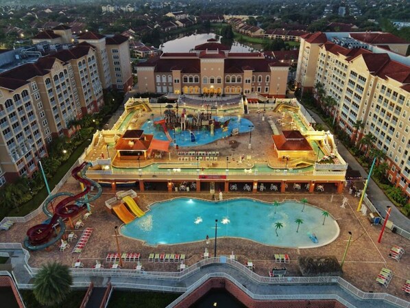 Outdoor pool, a heated pool - LUXURY VILLA RESORT MINUTES FROM DISNEY SLEEPS 10-12 (Kissimmee)