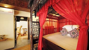 Luxury Suite, Mountain View | Desk, laptop workspace, blackout drapes, free WiFi